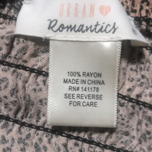 Urban Romantics Animal Print Top Size M - Picture 4 of 4